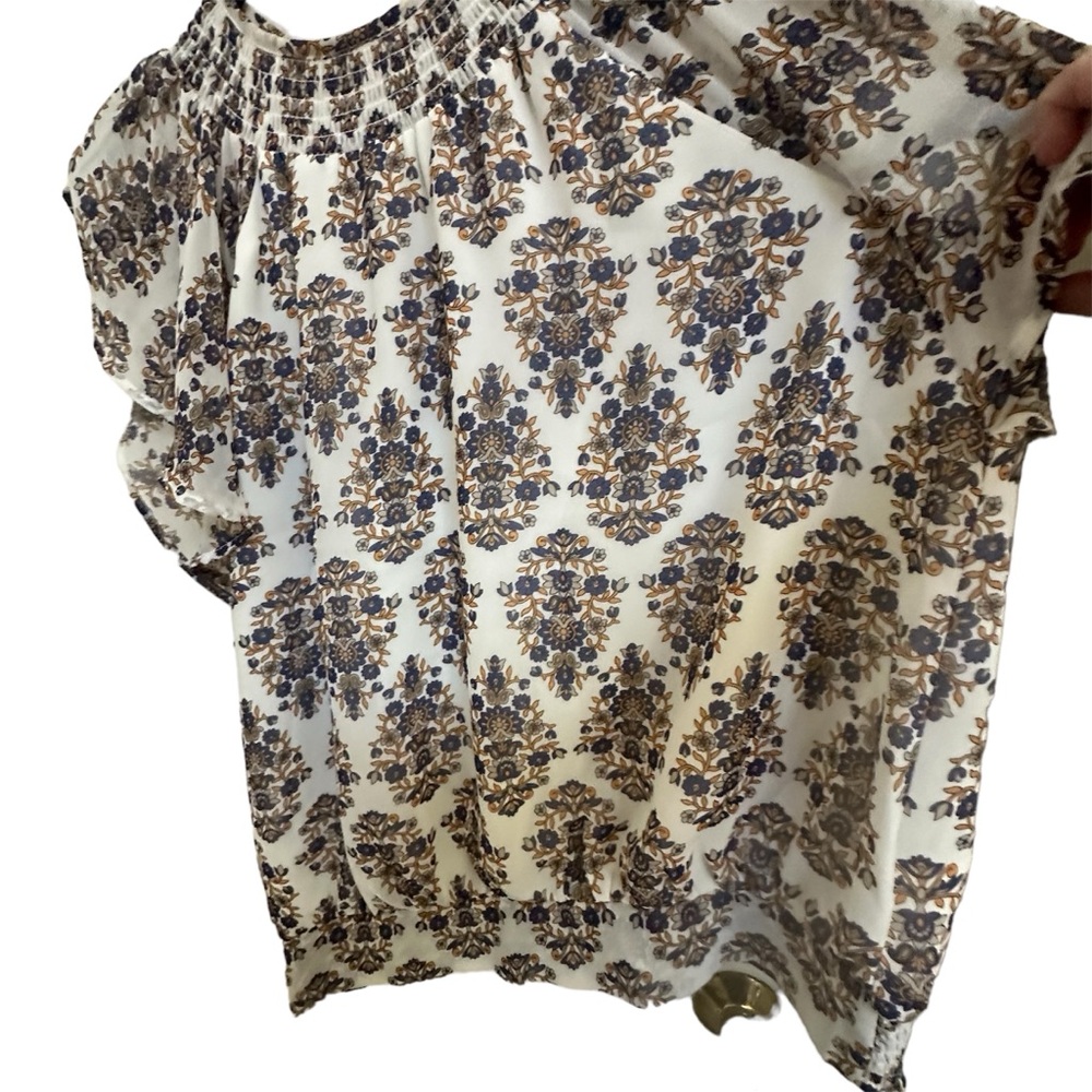 Express Floral Paisley Sleeveless Blouse with Pleated Neckline - Picture 5 of 8